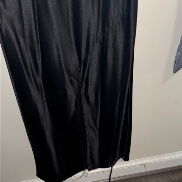 Silk Blend Black Sleeveless Dress - Picture 6 of 7